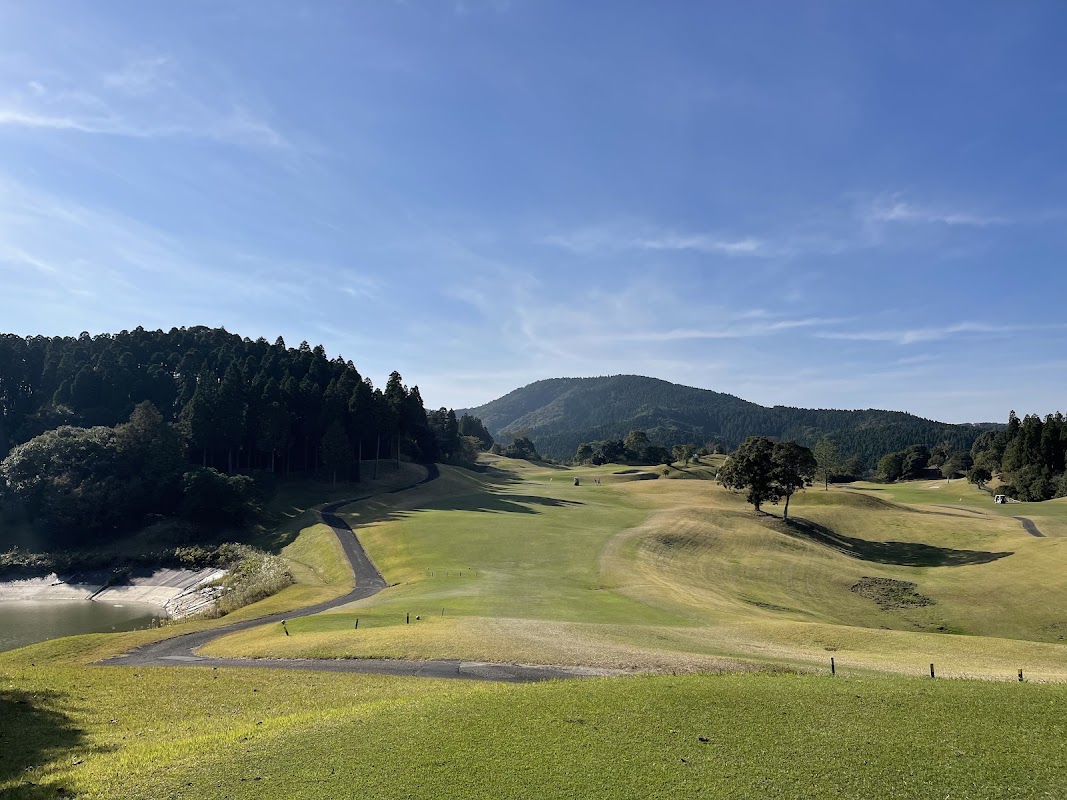 Miyazaki Kokusai Kuko Country Club Lodge — golf course in Miyazaki, Japan