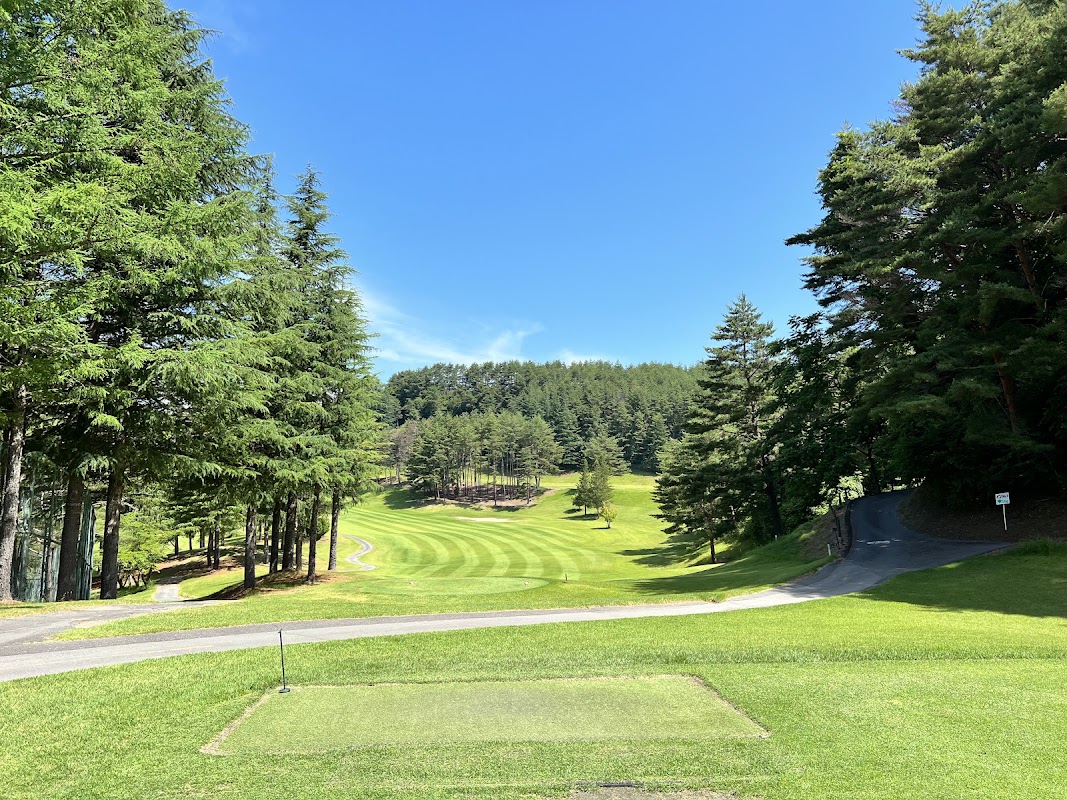 Country Club Green Valley — golf course in Yamanashi, Japan
