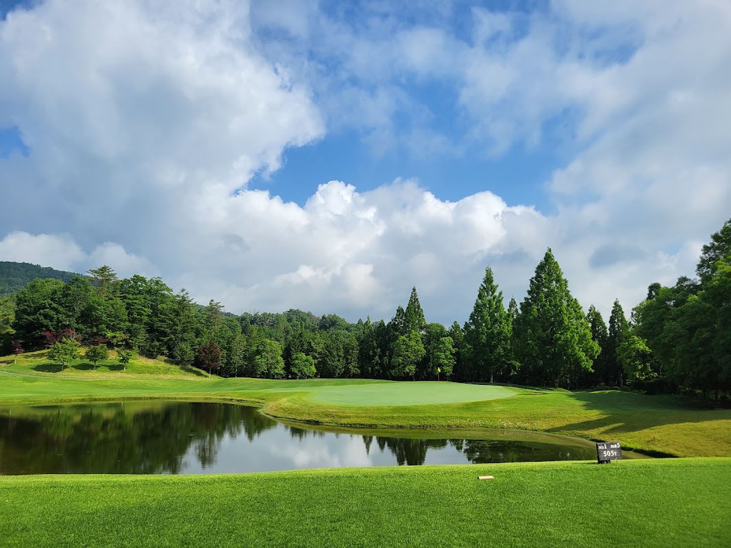 Shigaraki Country Club Sugiyama Course — golf course in Shiga, Japan